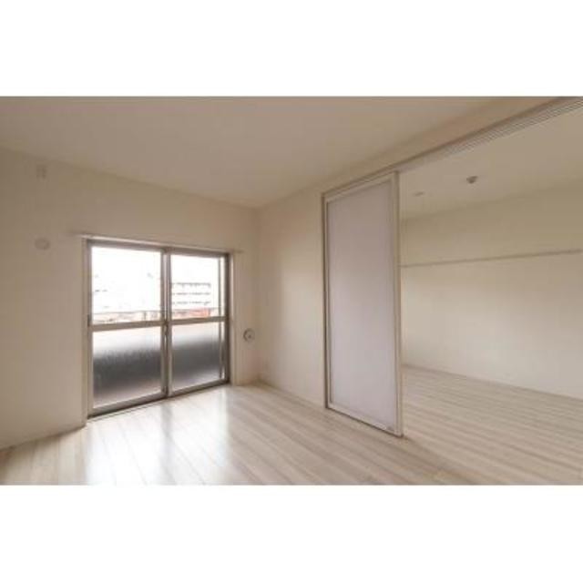 ※写真は同タイプ住戸です。(居間)