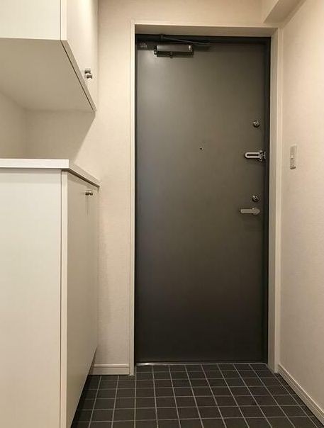 ※同仕様写真含む(玄関)