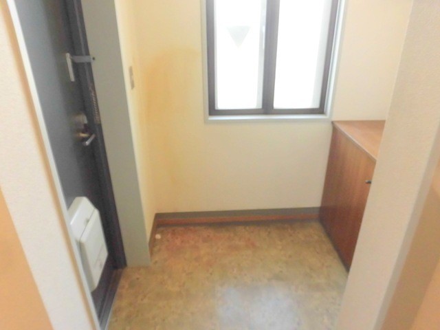 ※同仕様写真含む(玄関)