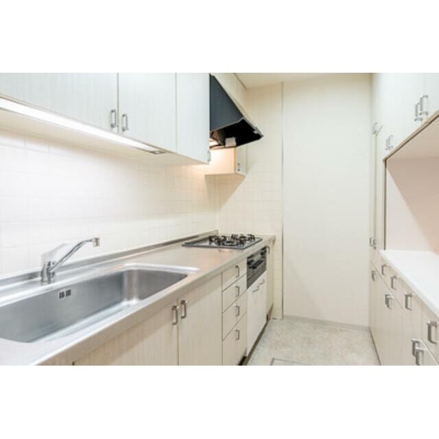 ※写真は同タイプ住戸です。(キッチン)