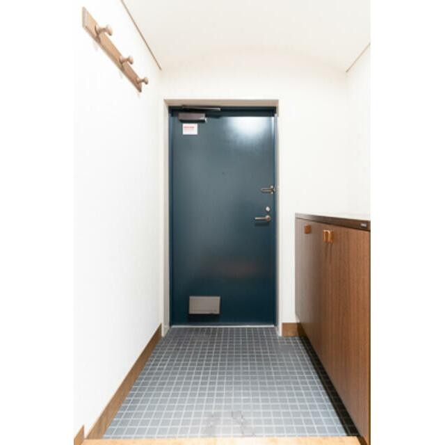 ※写真は同タイプ住戸です。(玄関)