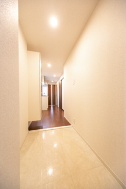 ※写真は同タイプ住戸です。(玄関)