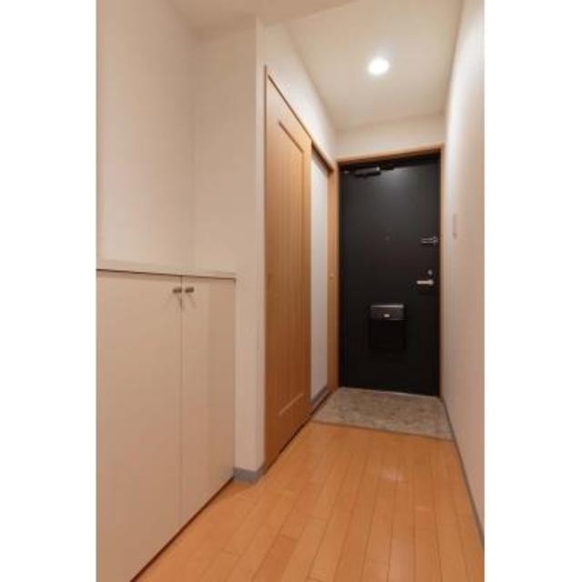 ※写真は同タイプ住戸です。(玄関)