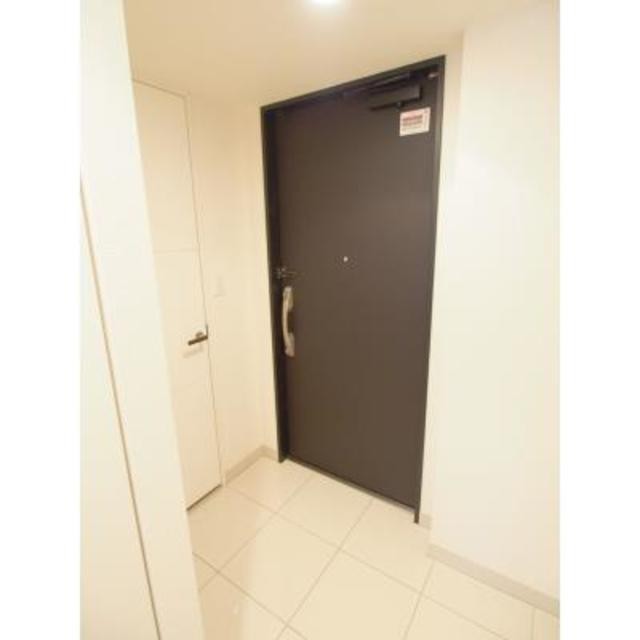 ※写真は同タイプ住戸です。(玄関)