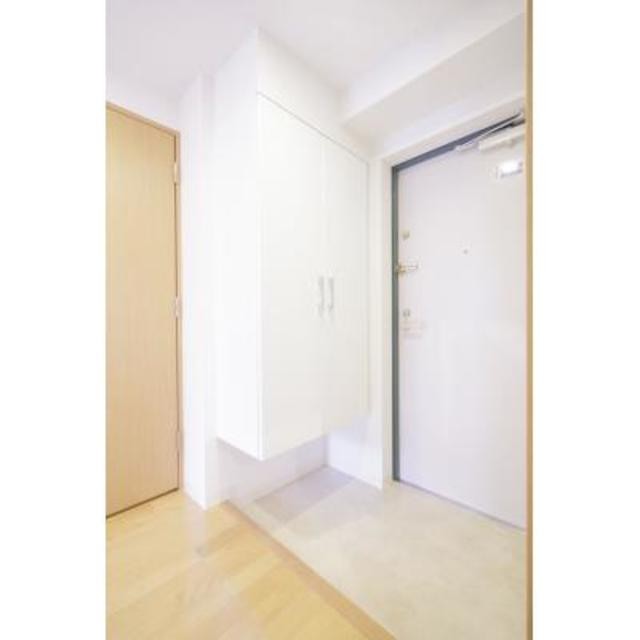 ※写真は同タイプ住戸です。(玄関)