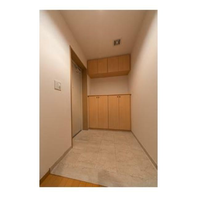 ※写真は同タイプ住戸です。(玄関)