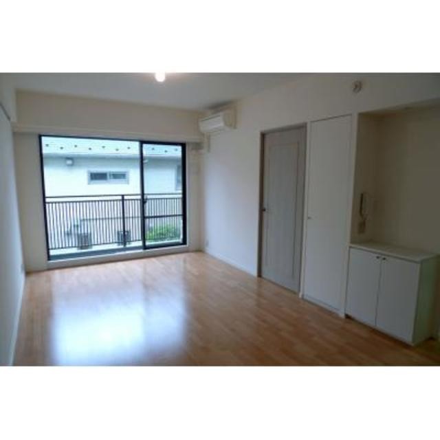 ※写真は同タイプ住戸です。(居間)