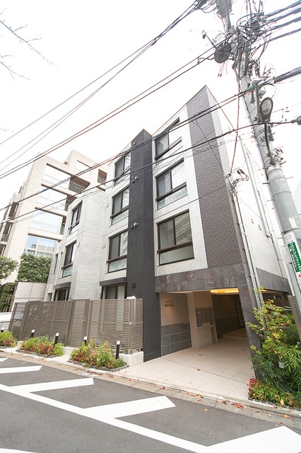 新宿区市谷仲之町１０丁目 【賃貸居住】マンション