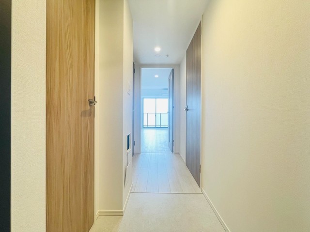 ※写真は同タイプ住戸です。(玄関)