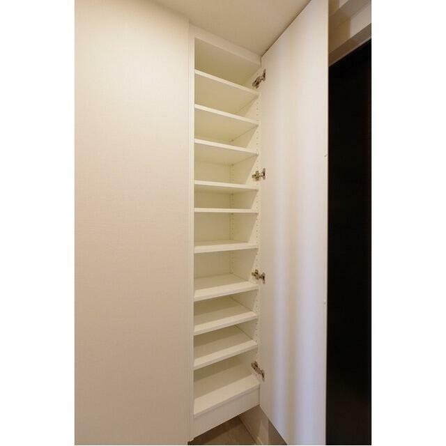 シューズボックス