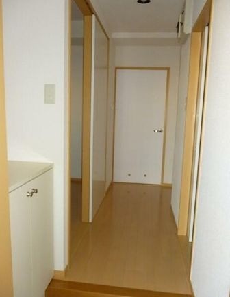 ※同仕様写真含む(玄関)