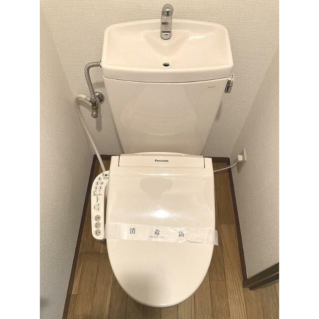 温水洗浄便座(内装)