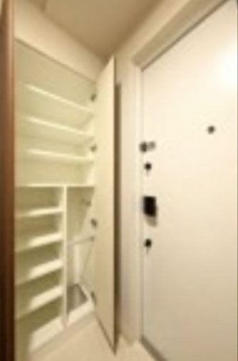 ※同仕様写真含む(玄関)