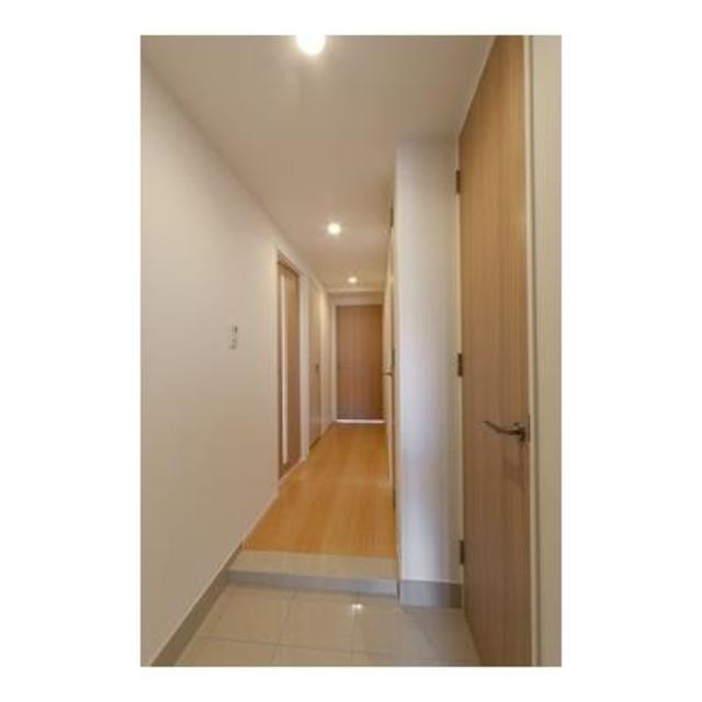 ※写真は同タイプ住戸です。(玄関)