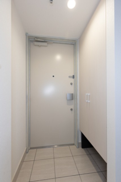 ※写真は同タイプ住戸です。(玄関)