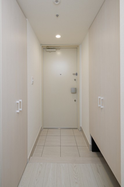 ※写真は同タイプ住戸です。(玄関)