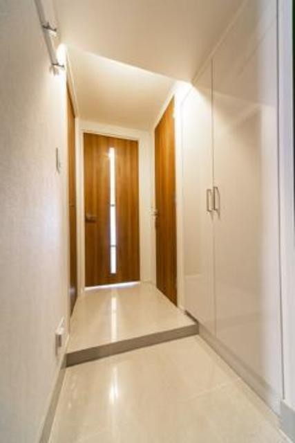 ※写真は同タイプ住戸です。(玄関)