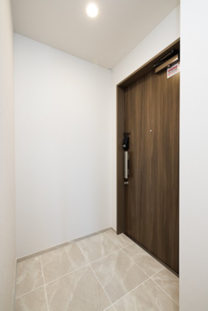 ※写真は同タイプ住戸です。(玄関)