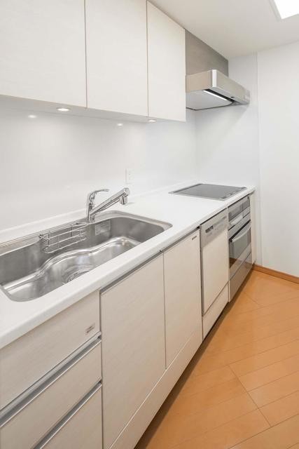 ※写真は同タイプ住戸です。(キッチン)