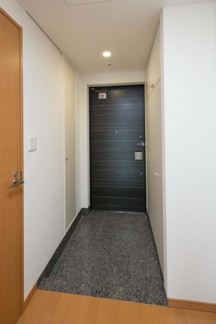 ※写真は同タイプ住戸です。(玄関)