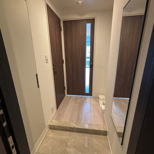 ※写真は同タイプ住戸です。(玄関)