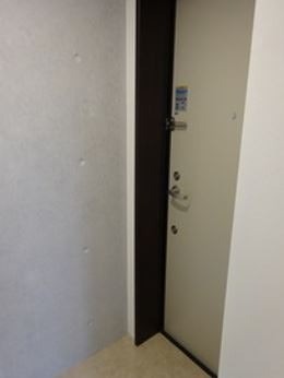 (玄関)