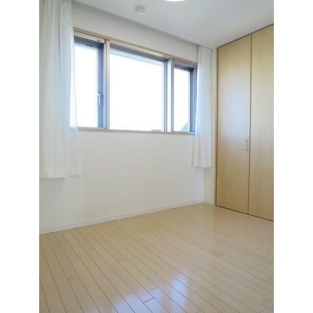 ※カーテンは付属しません。