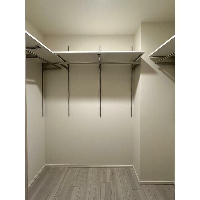 ウォークインクローゼット1.5帖(内装)