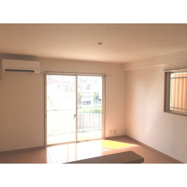 洋室8．2帖フローリング。