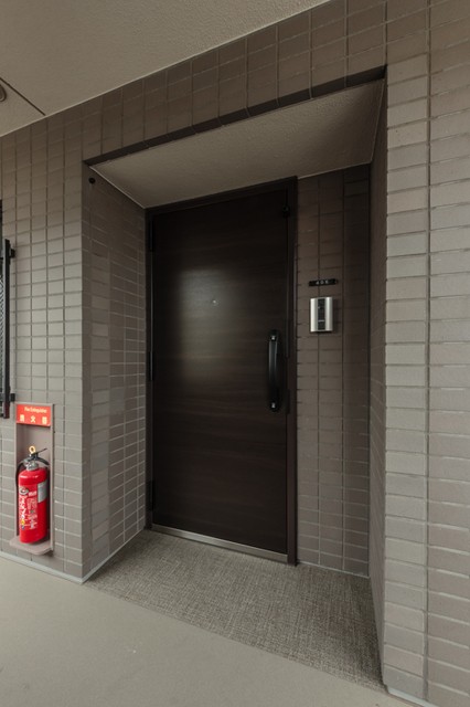 ※写真は同タイプ住戸です。(玄関)