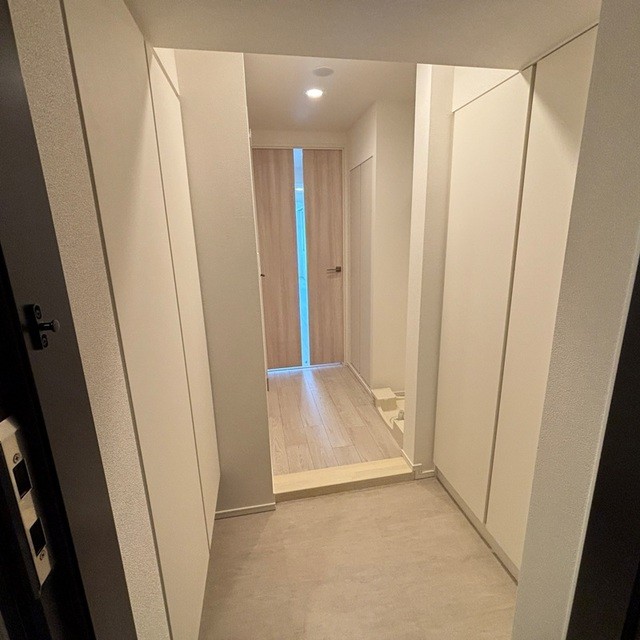 ※写真は同タイプ住戸です。(玄関)