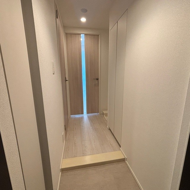 ※写真は同タイプ住戸です。(玄関)