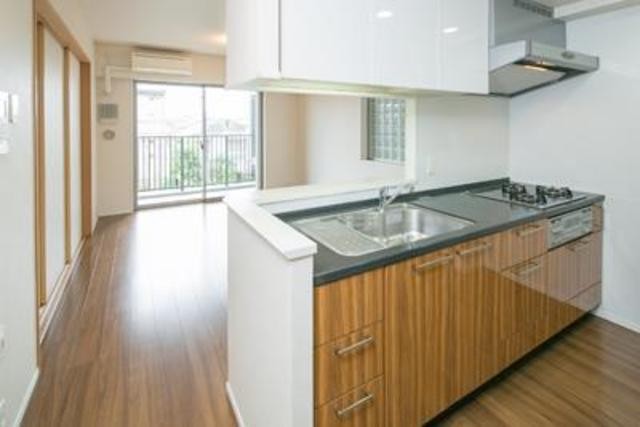 ※写真は同タイプ住戸です。(居間)