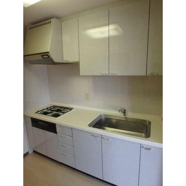 システムキッチン（3口ガスコンロ・グリル付）(キッチン)