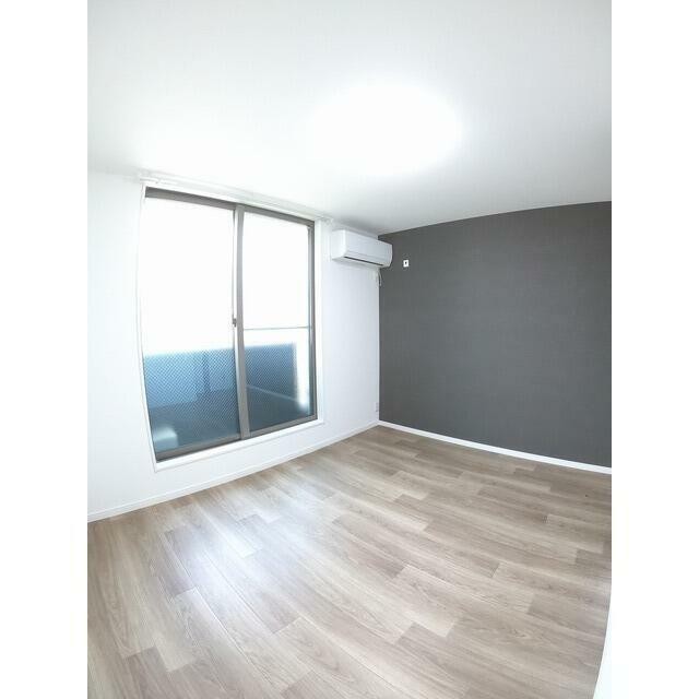 Wi-Fi使用無料！室内物干しあり！アクセントクロス仕様(居間)