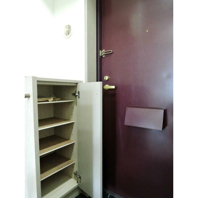 ※掲載写真別号室(玄関)