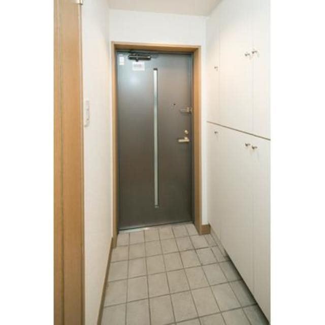 ※写真は同タイプ住戸です。(玄関)