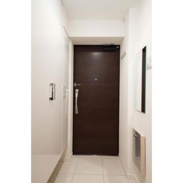 ※写真は同タイプ住戸です。(玄関)