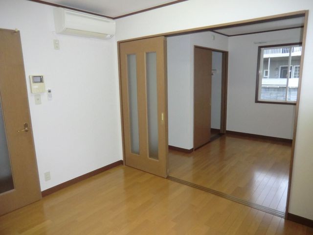 (居間)