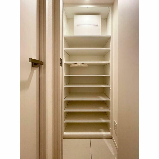 シューズボックス