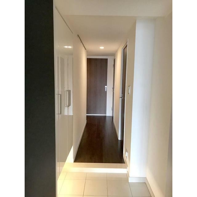 ※写真は同タイプ住戸です。(玄関)