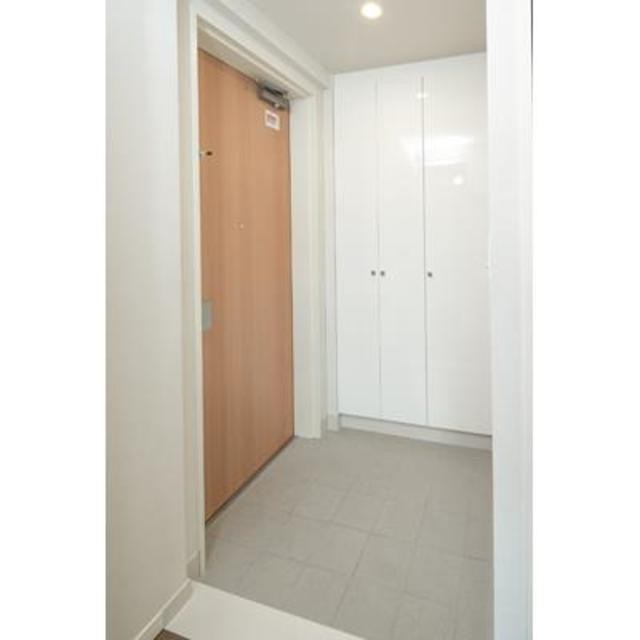 ※写真は同タイプ住戸です。(玄関)