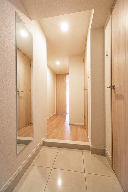 ※写真は同タイプ住戸です。(玄関)