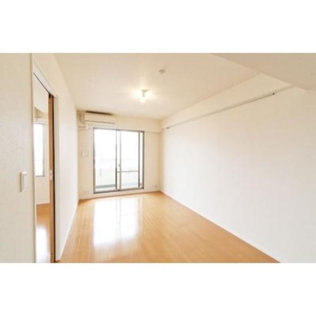 ※写真は同タイプ住戸です。(居間)