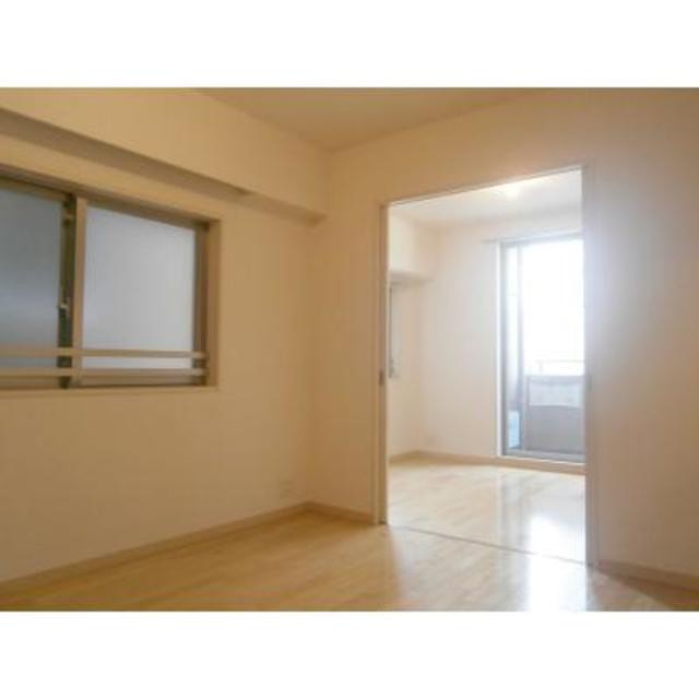 ※写真は同タイプ住戸です。(居間)