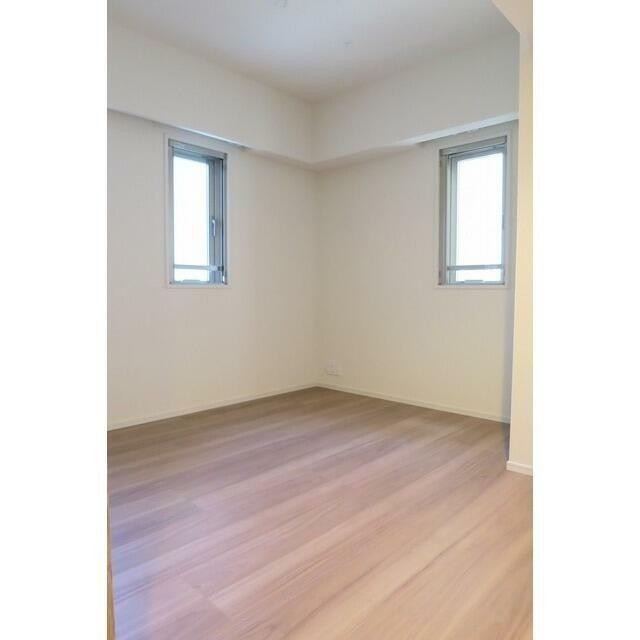 6．1帖洋室は二面採光です。