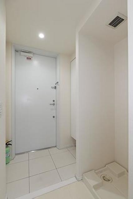 ※写真は同タイプ住戸です。(玄関)