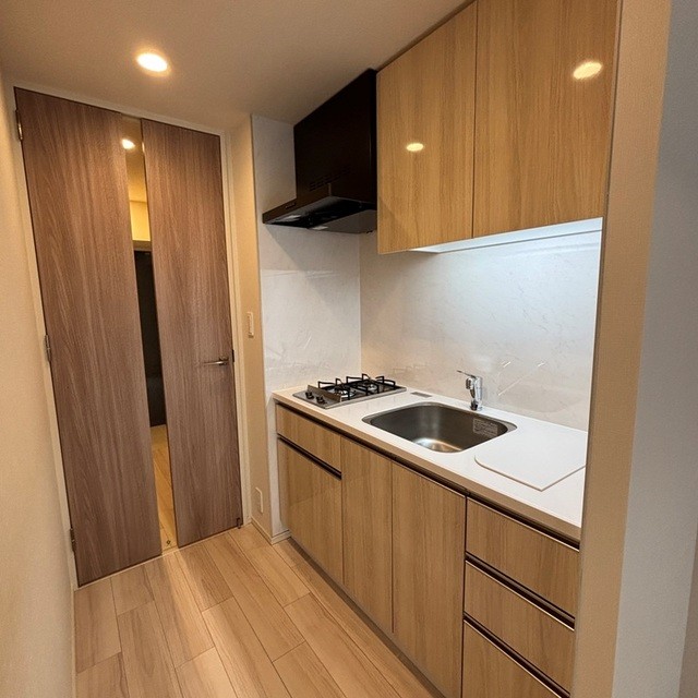 ※写真は同タイプ住戸です。(キッチン)