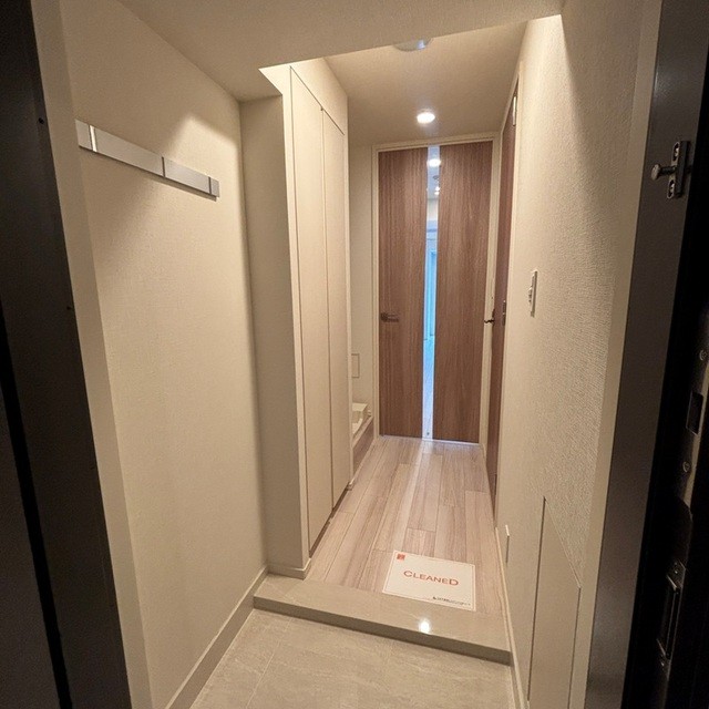 ※写真は同タイプ住戸です。(玄関)