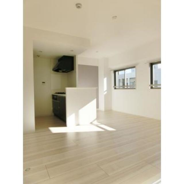 ※写真は同タイプ住戸です。(居間)